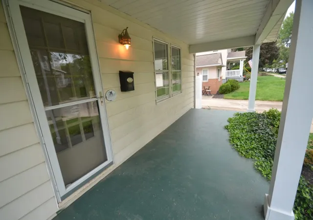 Photo 2 of Single family home for sale at 853 Oxley Rd, Columbus, OH 43212 | MLS# 226036542 | Listing updated on 2026-09-27