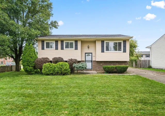 Single family home for sale at 3054 Leon Ave, Columbus, OH 43219 | MLS# 226036339