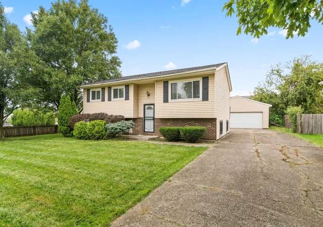 Photo 2 of Single family home for sale at 3054 Leon Ave, Columbus, OH 43219 | MLS# 226036339 | Listing updated on 2026-10-05