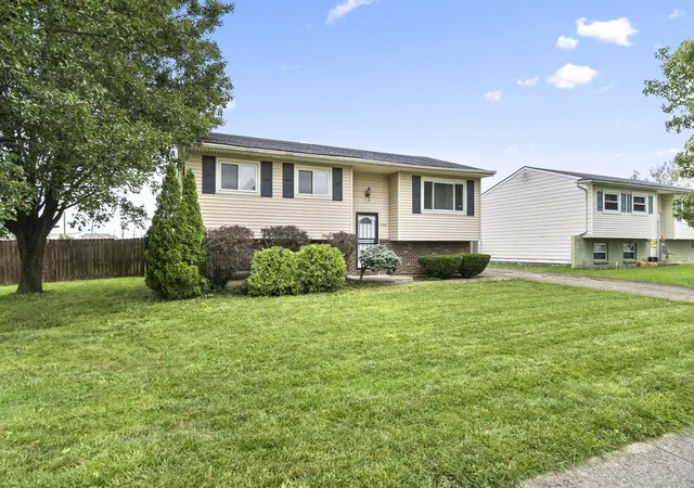 Photo 3 of Single family home for sale at 3054 Leon Ave, Columbus, OH 43219 | MLS# 226036339 | Listing updated on 2026-10-05