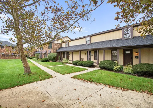 Photo 2 of Condo for sale at 1589 Cindy Ct, Columbus, OH 43232 | MLS# 226036344 | Listing updated on 2026-09-27