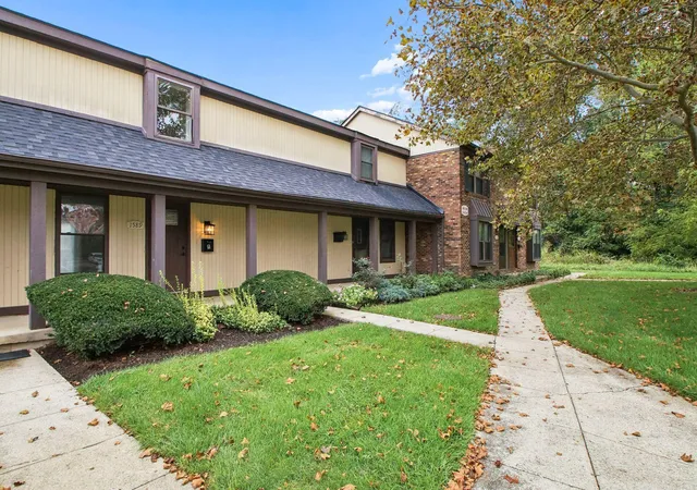 Photo 3 of Condo for sale at 1589 Cindy Ct, Columbus, OH 43232 | MLS# 226036344 | Listing updated on 2026-09-27