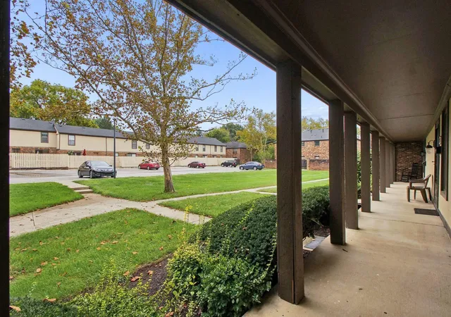 Photo 4 of Condo for sale at 1589 Cindy Ct, Columbus, OH 43232 | MLS# 226036344 | Listing updated on 2026-09-27