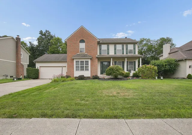 Photo 3 of Single family home for sale at 596 Ridenour Rd, Columbus, OH 43230 | MLS# 226036559 | Listing updated on 2026-09-29
