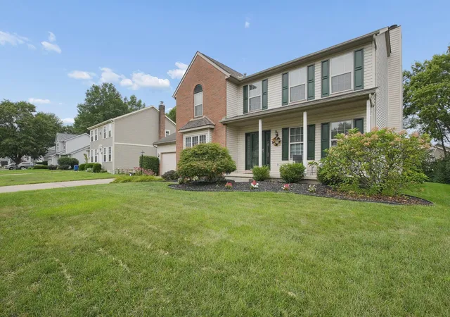 Photo 4 of Single family home for sale at 596 Ridenour Rd, Columbus, OH 43230 | MLS# 226036559 | Listing updated on 2026-09-29