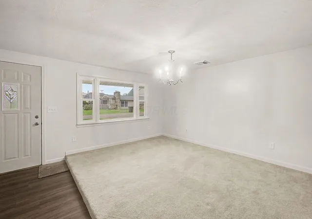 Photo 2 of Single family home for sale at 600 East St, Mount Vernon, OH 43050 | MLS# 226036348 | Listing updated on 2026-10-04