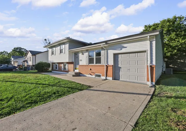 Photo 1 of Single family home for sale at 2050 Willow Run Rd, Grove City, OH 43123 | MLS# 226036594 | Listing updated on 2026-10-06