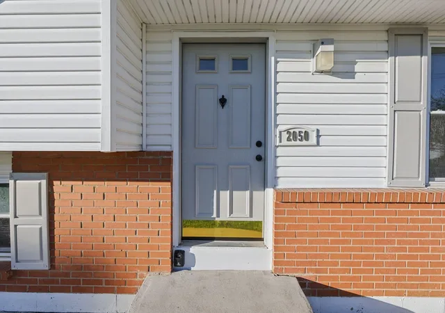 Photo 2 of Single family home for sale at 2050 Willow Run Rd, Grove City, OH 43123 | MLS# 226036594 | Listing updated on 2026-10-06