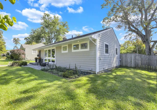 Photo 3 of Single family home for sale at 2669 Nottingham Rd, Columbus, OH 43221 | MLS# 226036659 | Listing updated on 2026-09-30
