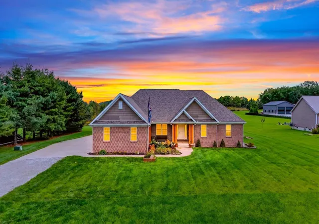 Photo 2 of Single family home for sale at 1628 Pickerington Rd Nw, Carroll, OH 43112 | MLS# 226036530 | Listing updated on 2026-10-04