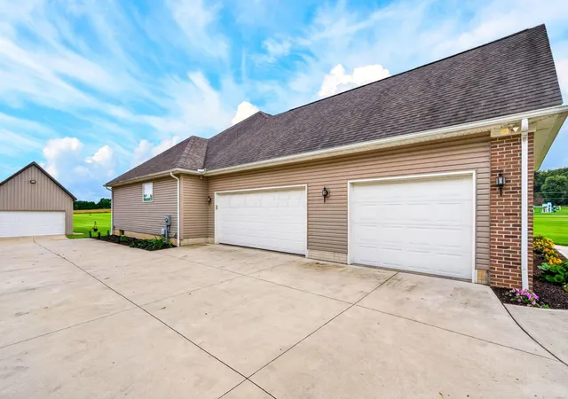 Photo 4 of Single family home for sale at 1628 Pickerington Rd NW, Carroll, OH 43112 | MLS# 226036530 | Listing updated on 2026-10-04