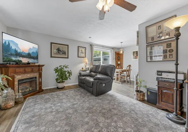 Listing Photo 5 - Condo for sale in building located at 2815 Avati Dr, Columbus, OH 43207