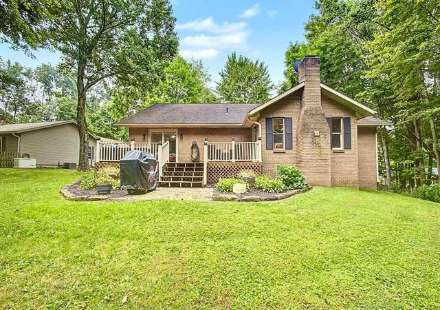 Photo 3 of Single family home for sale at 712 Crestrose Cir, Howard, OH 43028 | MLS# 226036396 | Listing updated on 2026-09-24
