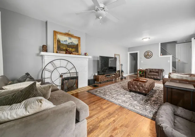 Photo 3 of House for sale at 987-989 Northwest Blvd, Columbus, OH 43212 | MLS# 226039040 | Listing updated on 2026-10-20