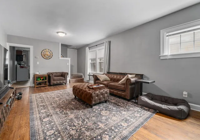Photo 4 of House for sale at 987-989 Northwest Blvd, Columbus, OH 43212 | MLS# 226039040 | Listing updated on 2026-10-20