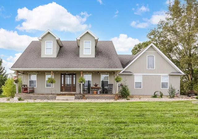 Photo 2 of Single family home for sale at 27415 Caldwell Rd, Circleville, OH 43113 | MLS# 226036391 | Listing updated on 2026-09-24