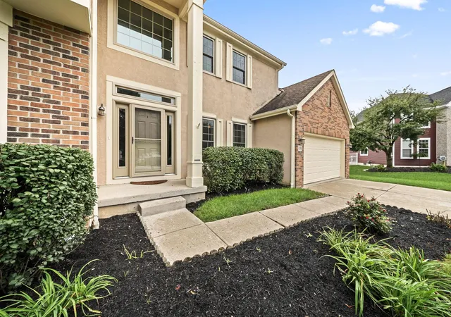 Photo 2 of Single family home for sale at 4764 Glencross Ct, Grove City, OH 43123 | MLS# 226036394 | Listing updated on 2026-09-26