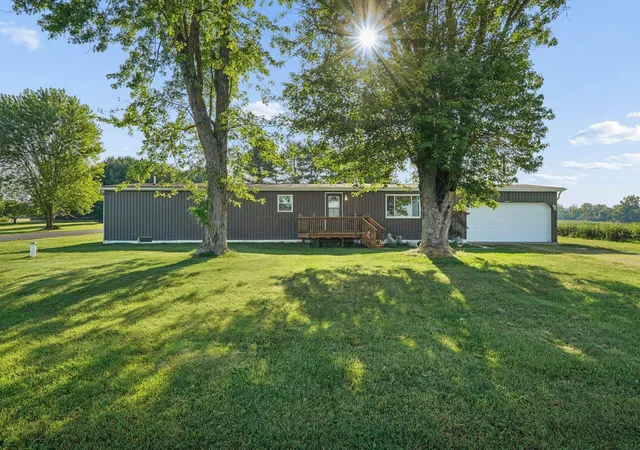 Photo 1 of Single family home for sale at 9730 Lake Rd Ne, Millersport, OH 43046 | MLS# 226036408 | Listing updated on 2026-09-24