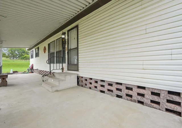 Photo 3 of Single family home for sale at 709 Youn Kin Pkwy S, Columbus, OH 43207 | MLS# 226036470 | Listing updated on 2026-09-29