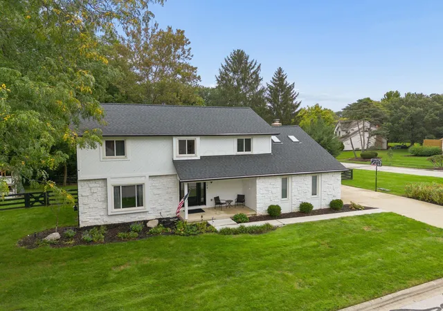 Photo 3 of Single family home for sale at 5194 Longrifle Rd, Westerville, OH 43081 | MLS# 226036410 | Listing updated on 2026-09-30