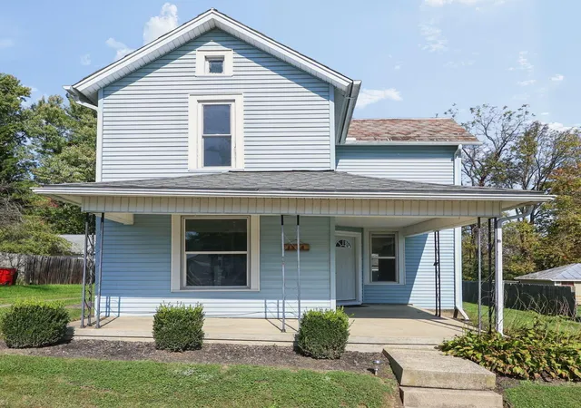 Photo 2 of Single family home for sale at 1318 W Maple St, Baltimore, OH 43105 | MLS# 226036556 | Listing updated on 2026-10-27