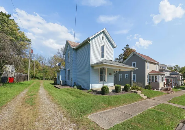 Photo 3 of Single family home for sale at 1318 W Maple St, Baltimore, OH 43105 | MLS# 226036556 | Listing updated on 2026-10-27