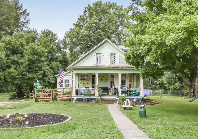 Photo 1 of Single family home for sale at 609 Dryden Rd, Zanesville, OH 43701 | MLS# 226036552 | Listing updated on 2026-09-25