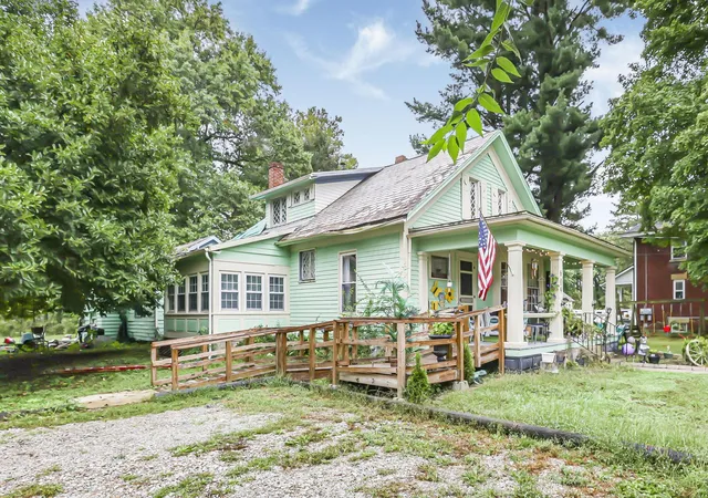 Photo 2 of Single family home for sale at 609 Dryden Rd, Zanesville, OH 43701 | MLS# 226036552 | Listing updated on 2026-09-25