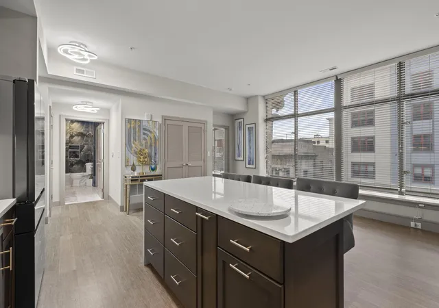 Listing Photo 4 - Condo for sale in building located at 51 N High St, Columbus, OH 43215 - Unit #304