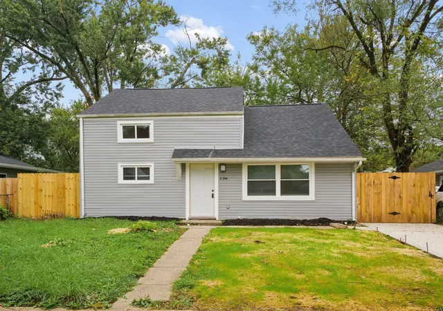 Photo 3 of Single family home for sale at 2344 Century Dr, Columbus, OH 43211 | MLS# 226036451 | Listing updated on 2026-09-24