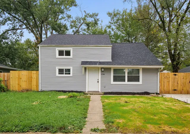 Photo 4 of Single family home for sale at 2344 Century Dr, Columbus, OH 43211 | MLS# 226036451 | Listing updated on 2026-09-24
