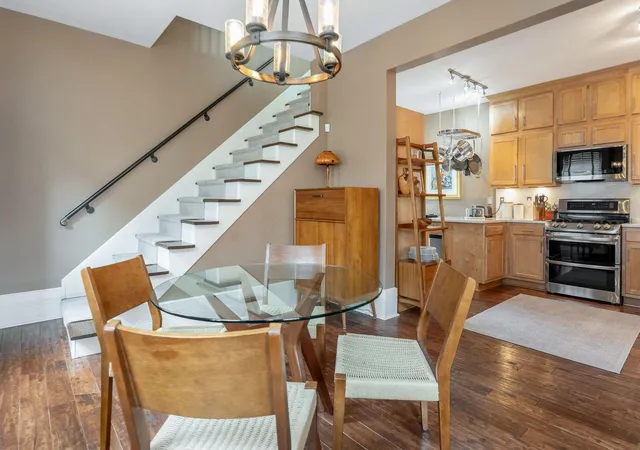Photo 4 of Single family home for sale at 883 S 5th Street, Columbus, OH 43206 | MLS# 226036582 | Listing updated on 2026-09-28