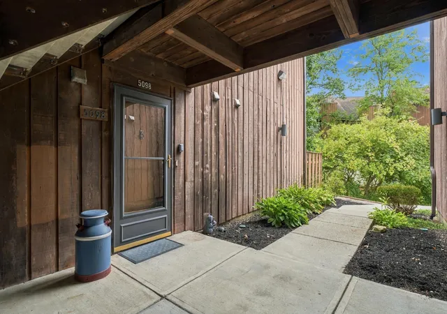 Photo 1 of Condo for sale at 5098 Strawpocket Ln #3, Westerville, OH 43081 | MLS# 226036469 | Listing updated on 2026-10-09