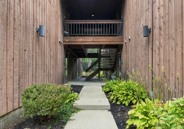 Photo 2 of Condo for sale at 5098 Strawpocket Ln #3, Westerville, OH 43081 | MLS# 226036469 | Listing updated on 2026-10-09