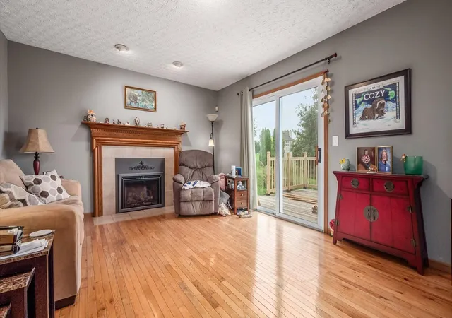 Photo 3 of Single family home for sale at 1142 Green Meadow Ave, Lancaster, OH 43130 | MLS# 226036479 | Listing updated on 2026-09-27