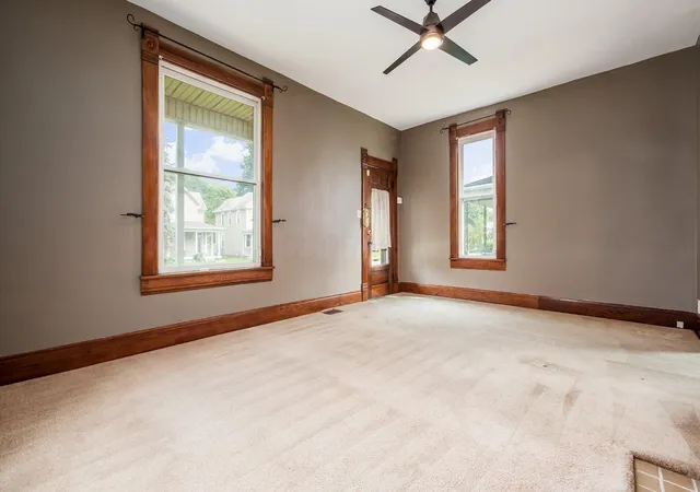 Photo 4 of Single family home for sale at 312 E 6th Avenue, Lancaster, OH 43130 | MLS# 226036480 | Listing updated on 2026-09-24