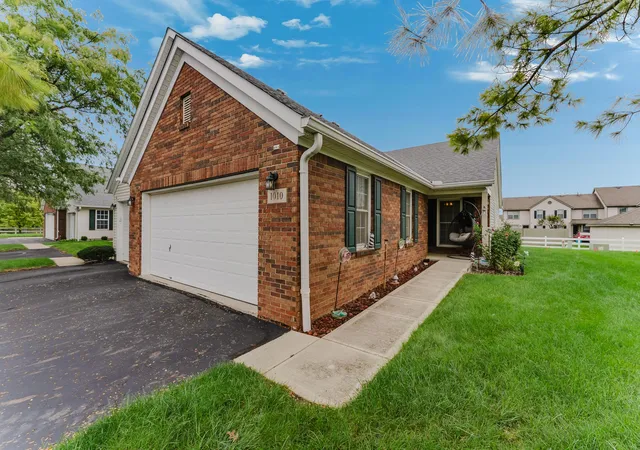 Photo 3 of Condo for sale at 1010 Acorn Bay Dr, Galloway, OH 43119 | MLS# 226036537 | Listing updated on 2026-10-08