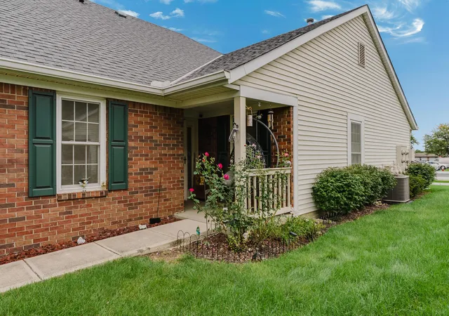 Photo 4 of Condo for sale at 1010 Acorn Bay Dr, Galloway, OH 43119 | MLS# 226036537 | Listing updated on 2026-10-08