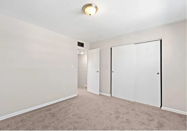 Photo 4 of Townhouse for sale at 2373 Belcher Dr, Columbus, OH 43224 | MLS# 226036516 | Listing updated on 2026-10-03