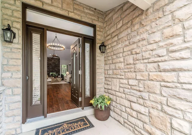 Photo 2 of Single family home for sale at 405 Connors Grv, Columbus, OH 43213 | MLS# 226036553 | Listing updated on 2026-10-08