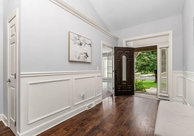 Photo 3 of Single family home for sale at 405 Connors Grv, Columbus, OH 43213 | MLS# 226036553 | Listing updated on 2026-10-08