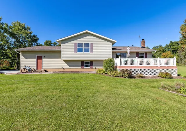 Photo 3 of Single family home for sale at 817 Township Rd 851, Ashland, OH 44805 | MLS# 226036693 | Listing updated on 2026-09-28