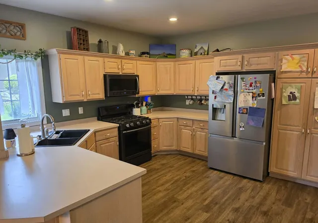 Photo 3 of Single family home for sale at 375 Walters Way, Zanesville, OH 43701 | MLS# 226036526 | Listing updated on 2026-10-08