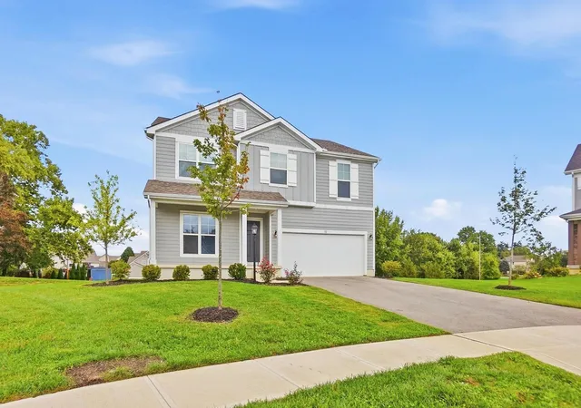 Photo 3 of Single family home for sale at 112 Egret Ct, Pickerington, OH 43147 | MLS# 226036651 | Listing updated on 2026-10-04