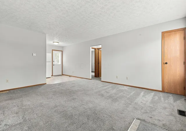Photo 3 of Single family home for sale at 8847 Hornsea Dr, Powell, OH 43065 | MLS# 226036539 | Listing updated on 2026-09-26