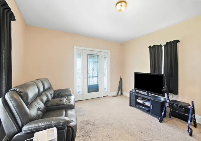 Photo 4 of Single family home for sale at 278 N Central Ave, Utica, OH 43080 | MLS# 226036682 | Listing updated on 2026-09-25