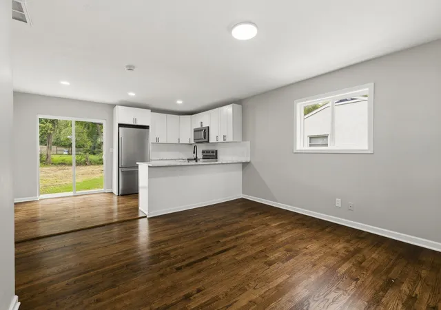 Photo 3 of Single family home for sale at 1276 Augmont Ave, Columbus, OH 43207 | MLS# 226036622 | Listing updated on 2026-10-05