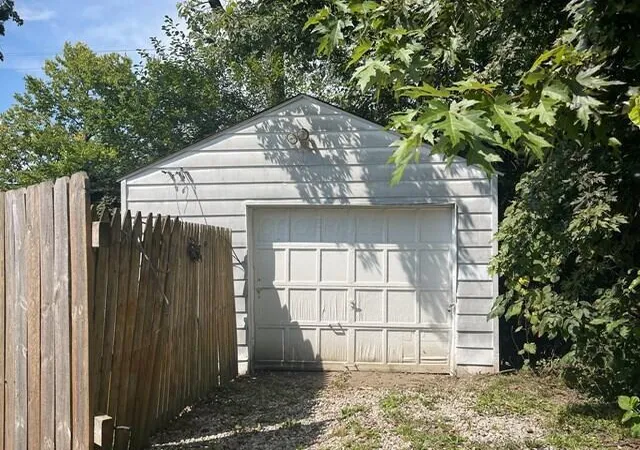 Photo 3 of Single family home for sale at 289 S Hampton Rd, Columbus, OH 43213 | MLS# 226036585 | Listing updated on 2026-09-25