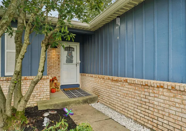 Photo 3 of Single family home for sale at 231 Lorraine Blvd, Pickerington, OH 43147 | MLS# 226036608 | Listing updated on 2026-09-27