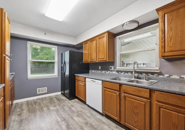 Photo 3 of Single family home for sale at 3925 Security Dr, Grove City, OH 43123 | MLS# 226036597 | Listing updated on 2026-10-01